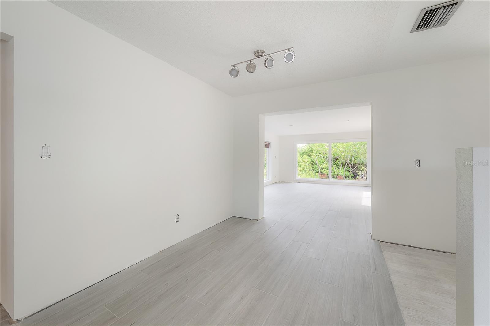 Image 15 of 53 For 8701 Driftwood Drive Drive