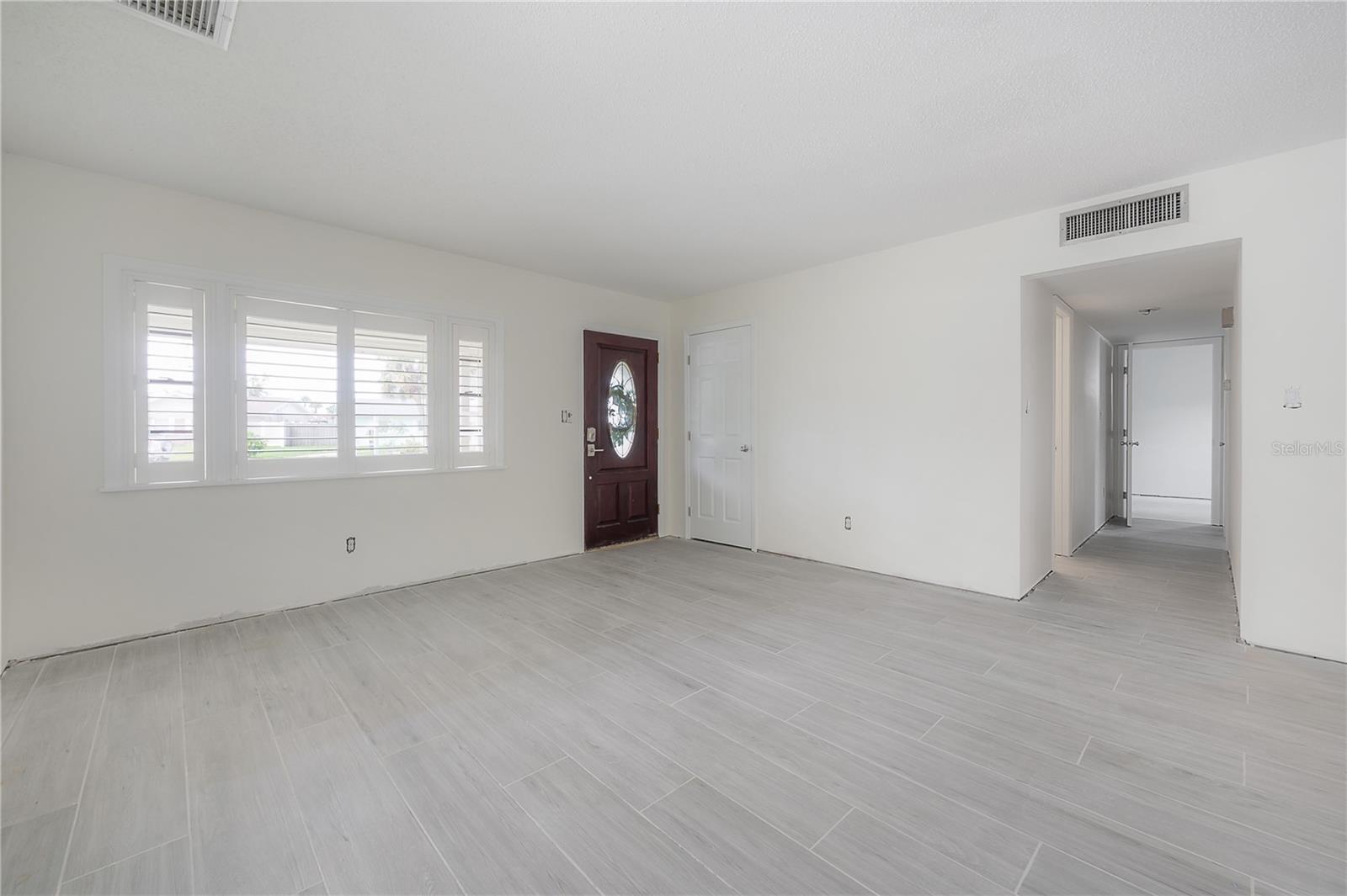 Image 7 of 53 For 8701 Driftwood Drive Drive