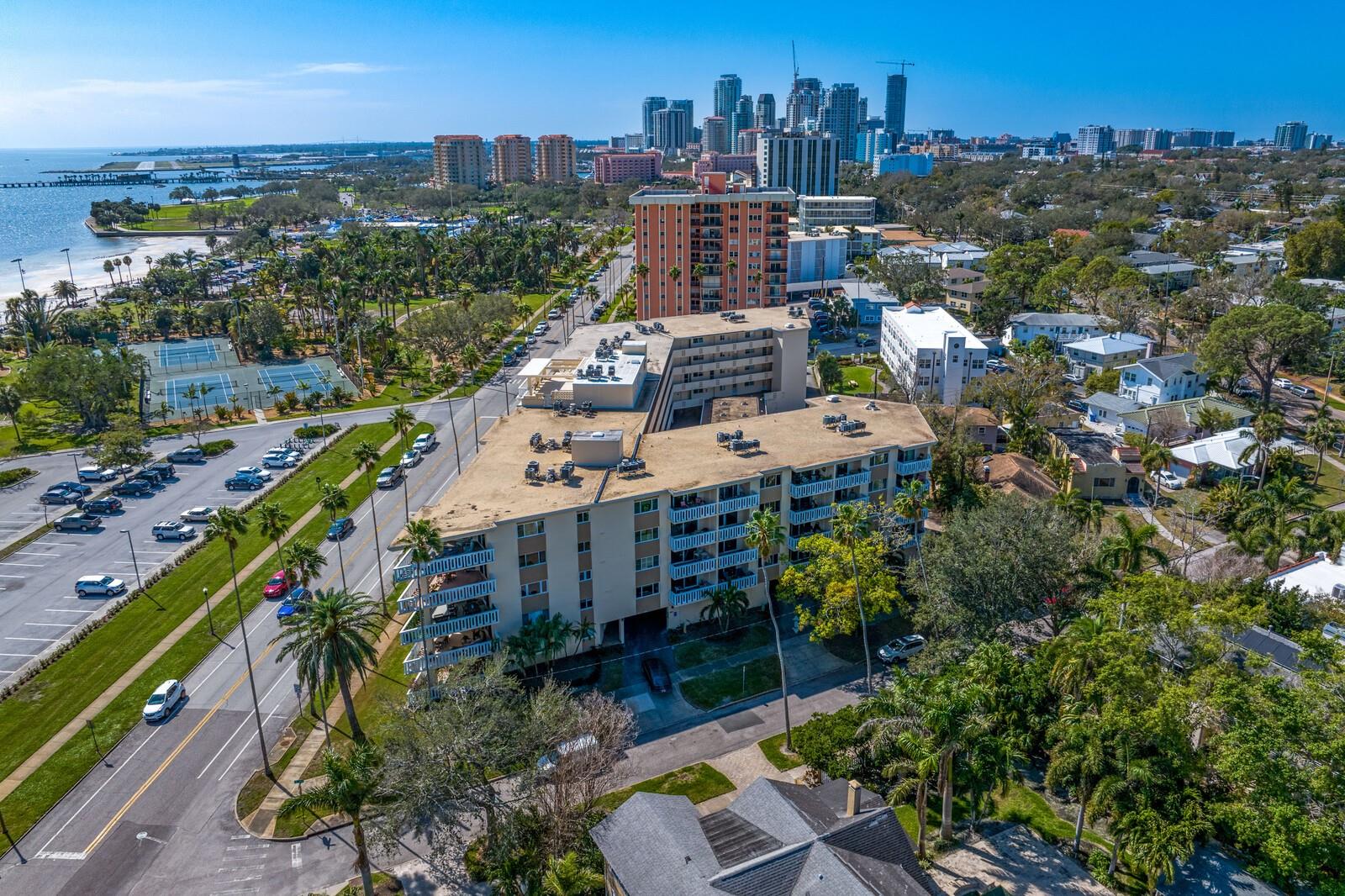 Image 27 of 47 For 1200 Shore Drive Ne 204
