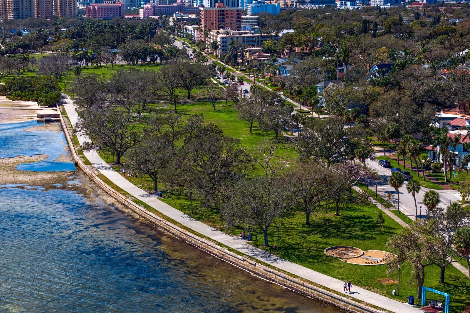Image 36 of 47 For 1200 Shore Drive Ne 204