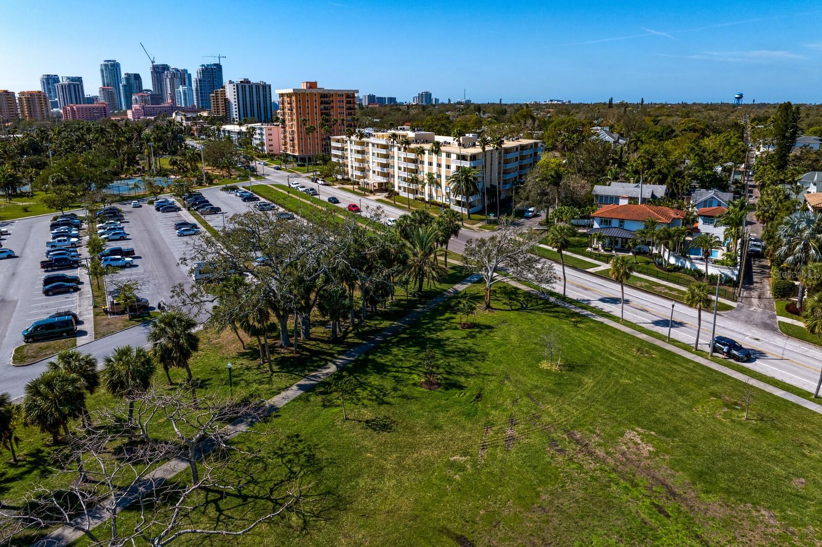 Image 40 of 47 For 1200 Shore Drive Ne 204