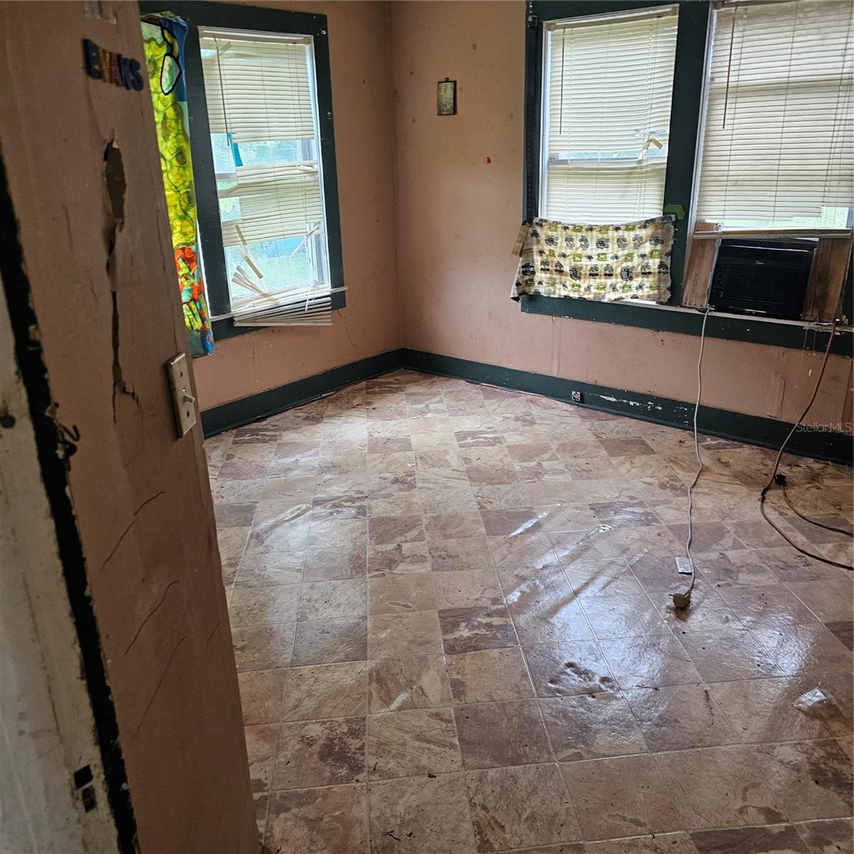 Image 9 of 10 For 249 Chesney Boulevard