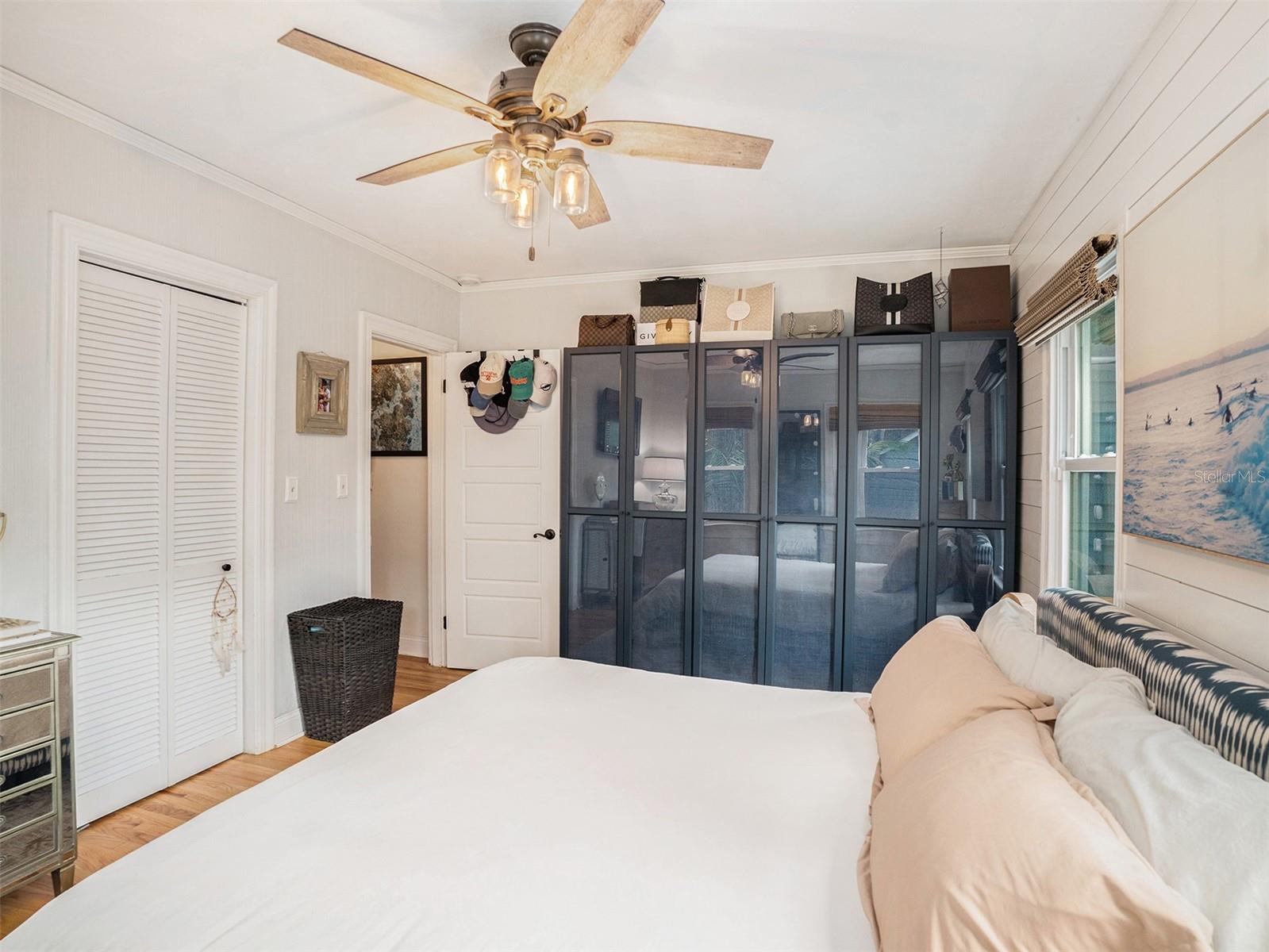 Image 14 of 55 For 1024 Henry Avenue 0