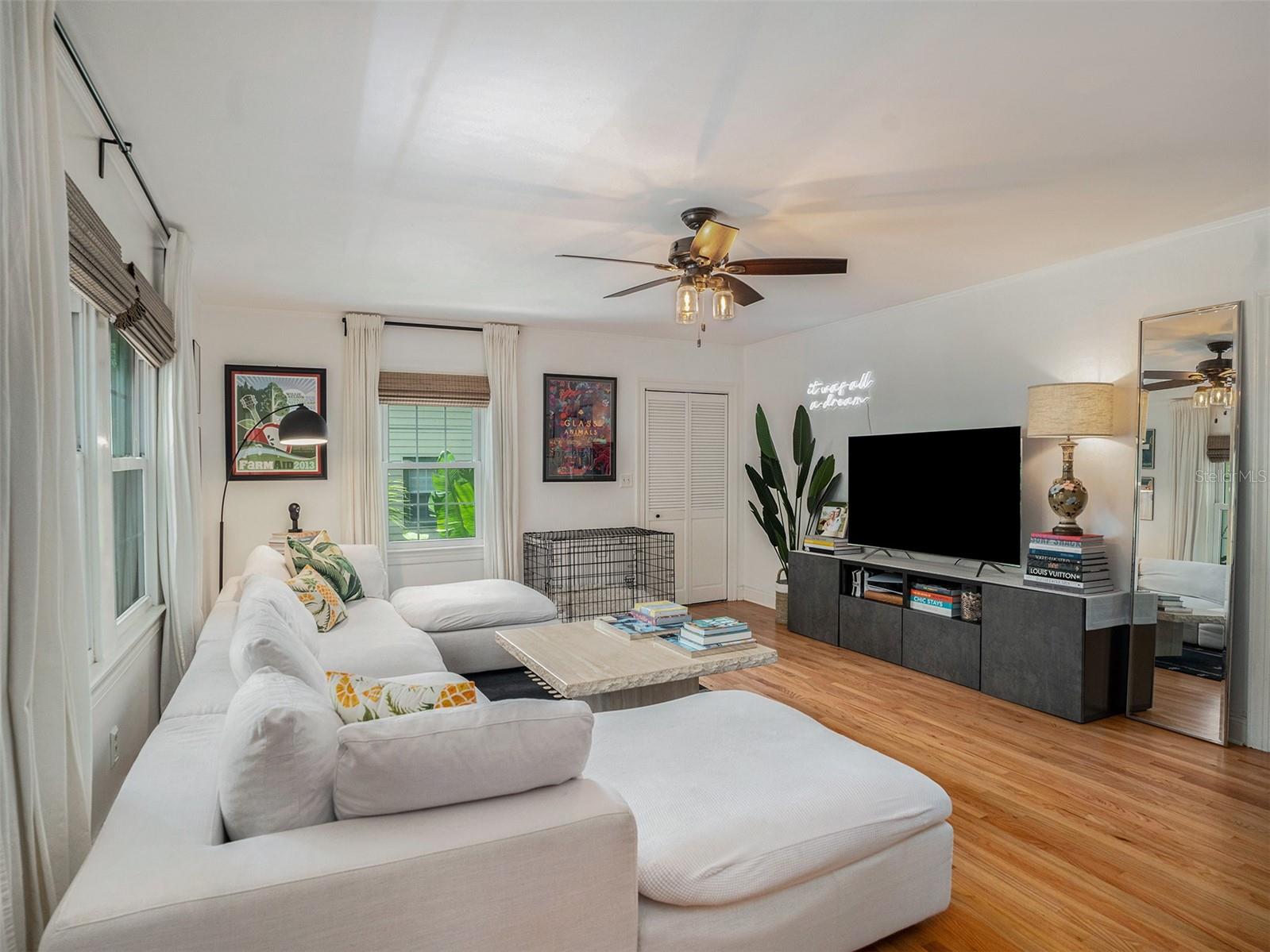 Image 5 of 55 For 1024 Henry Avenue 0