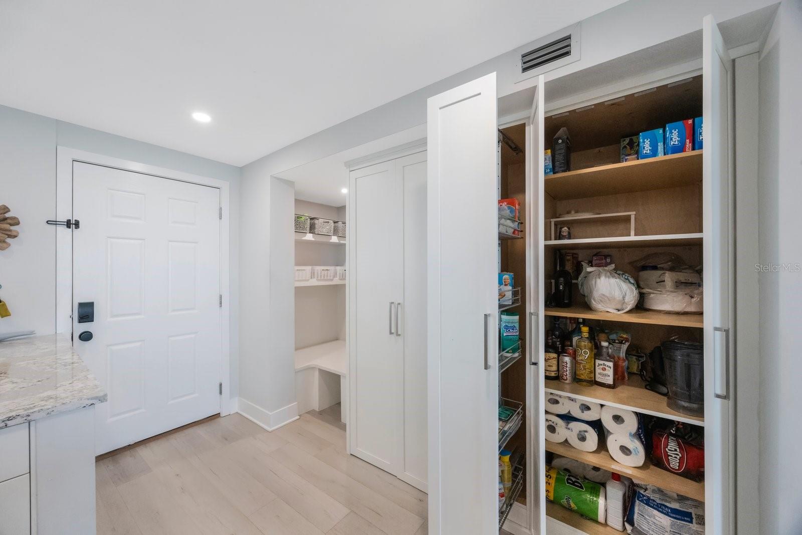 Image 11 of 70 For 14950 Gulf Boulevard 902