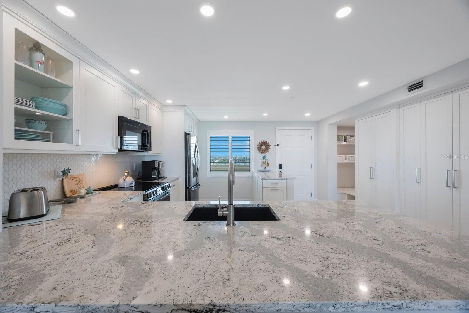 Image 15 of 70 For 14950 Gulf Boulevard 902