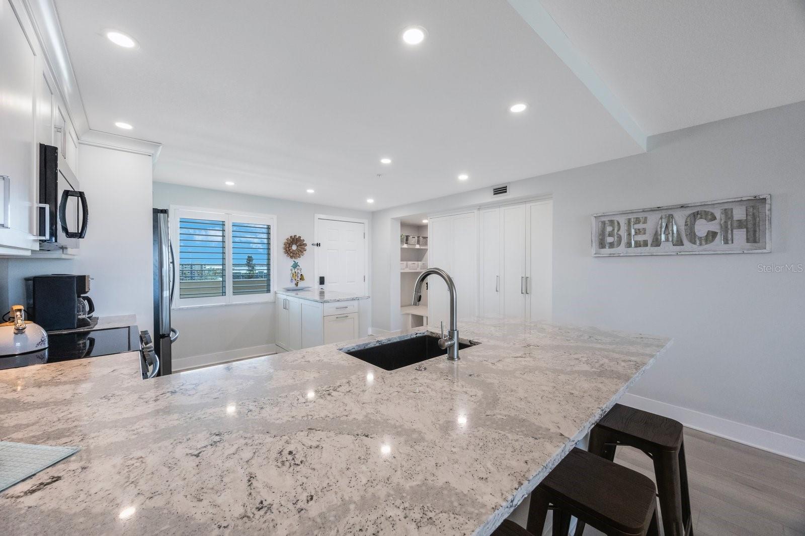 Image 16 of 70 For 14950 Gulf Boulevard 902
