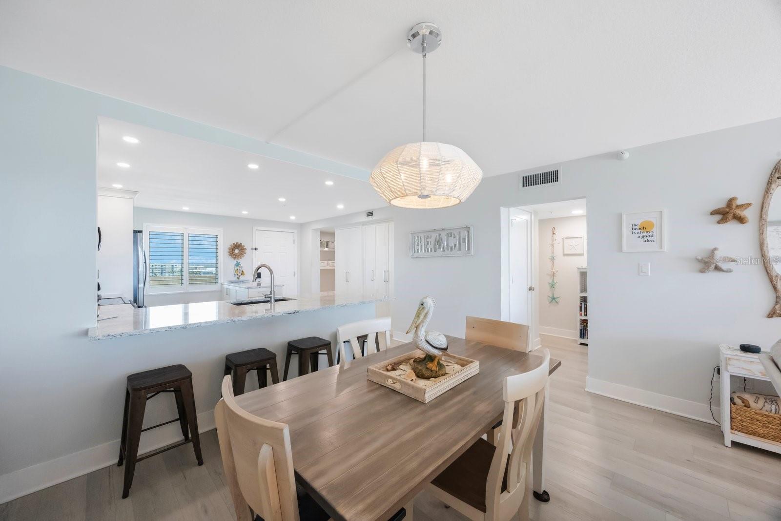 Image 18 of 70 For 14950 Gulf Boulevard 902