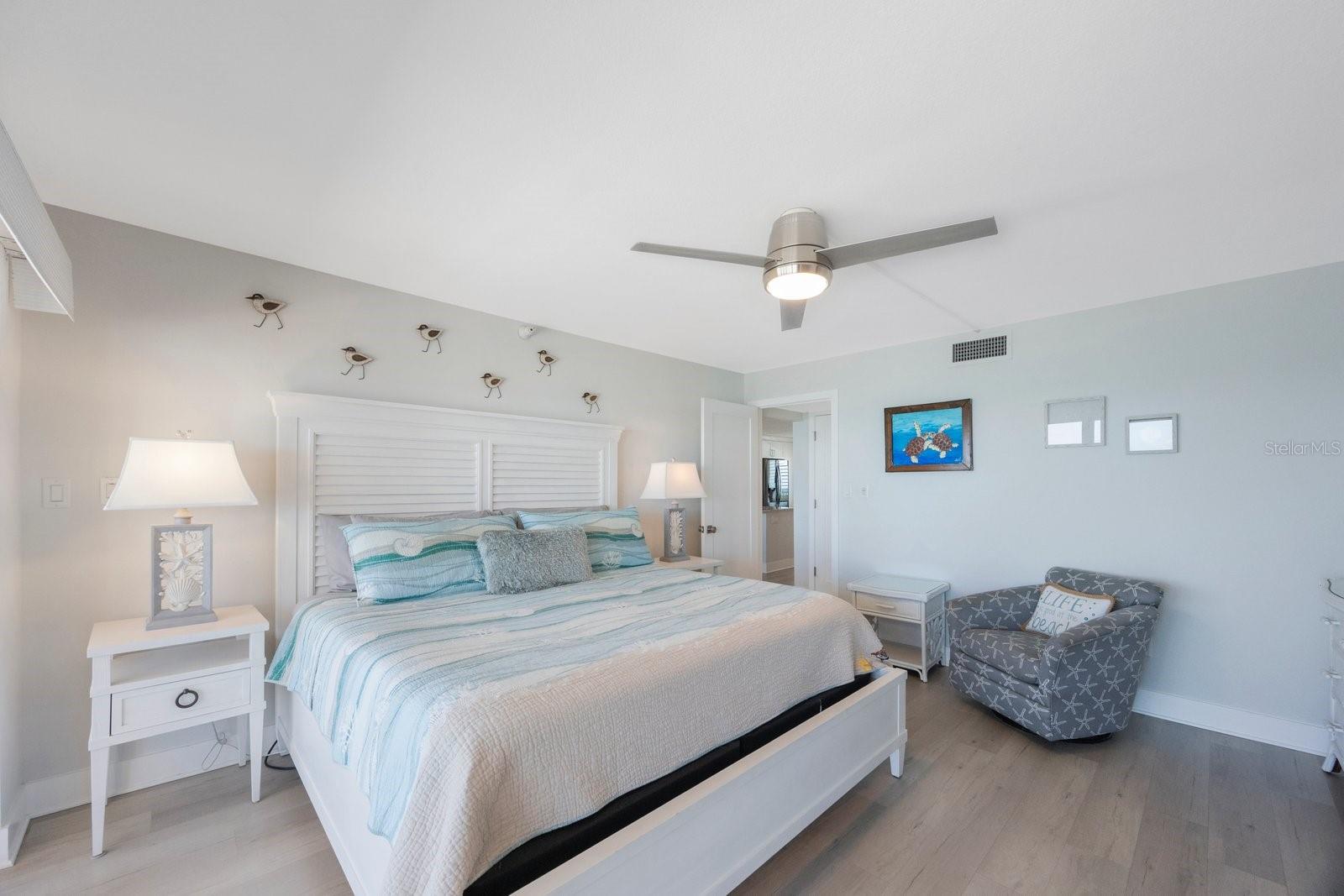 Image 32 of 70 For 14950 Gulf Boulevard 902