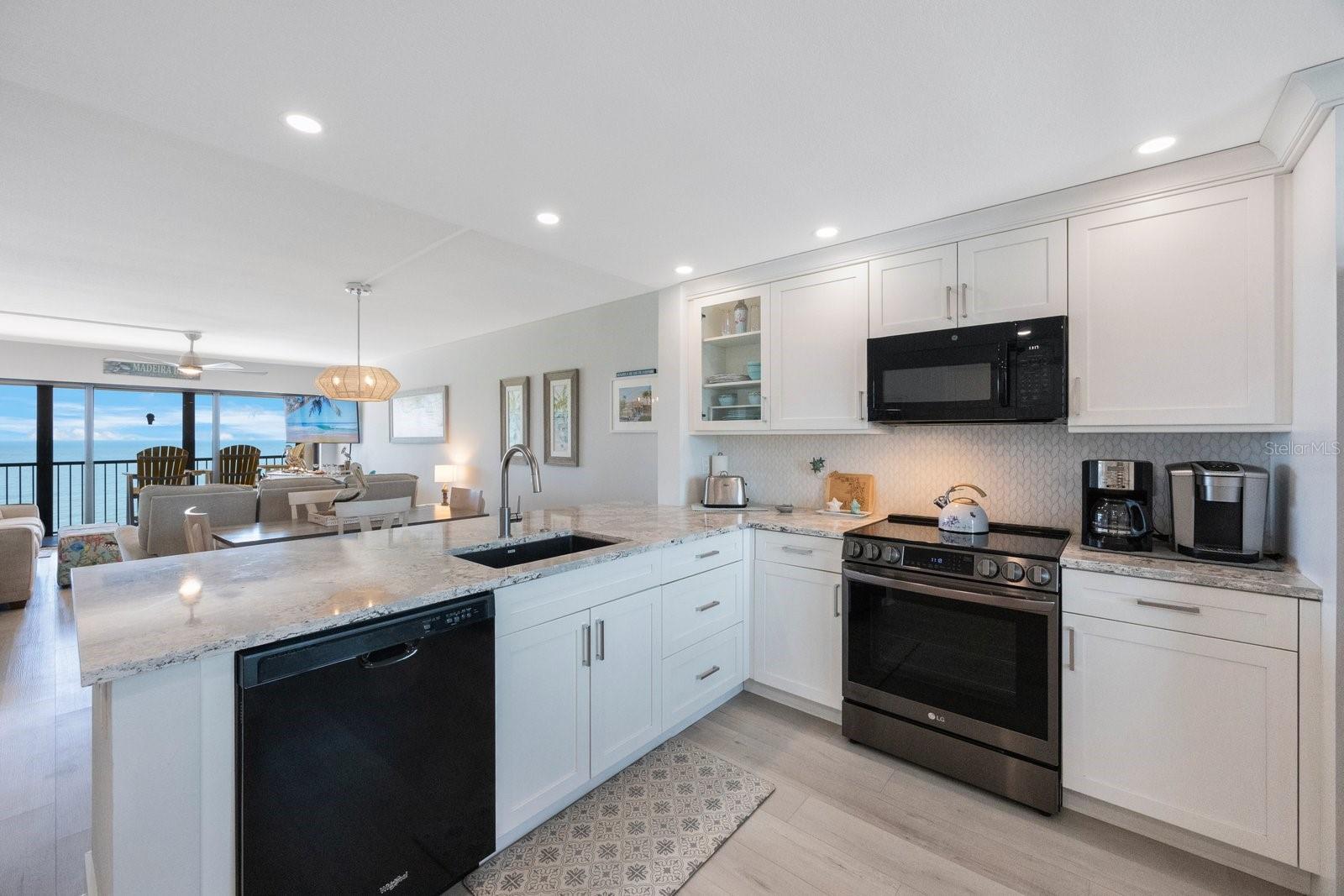Image 6 of 70 For 14950 Gulf Boulevard 902