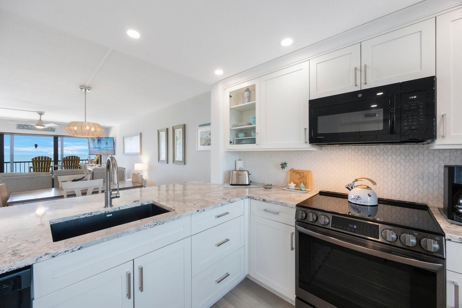 Image 7 of 70 For 14950 Gulf Boulevard 902