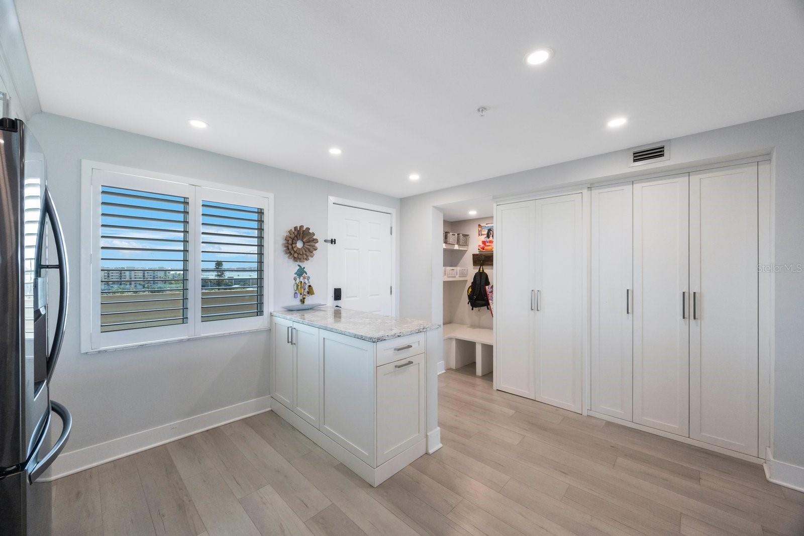 Image 9 of 70 For 14950 Gulf Boulevard 902