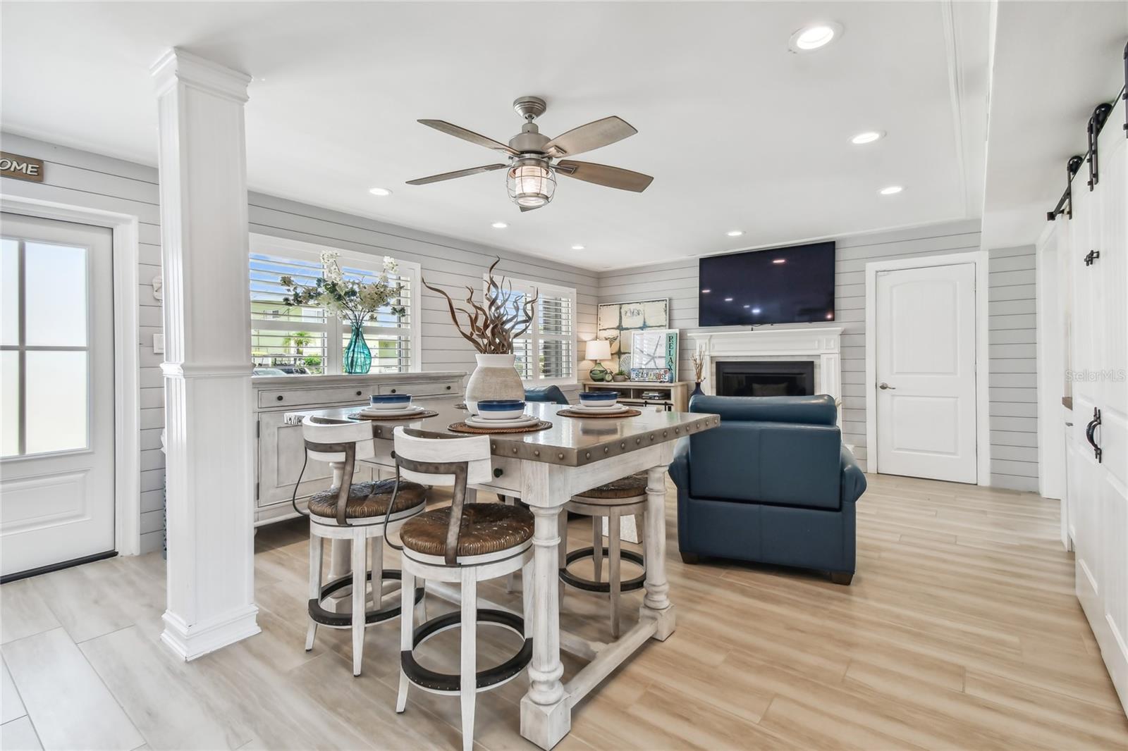 Listing photo id 10 for 16106 6th Street E