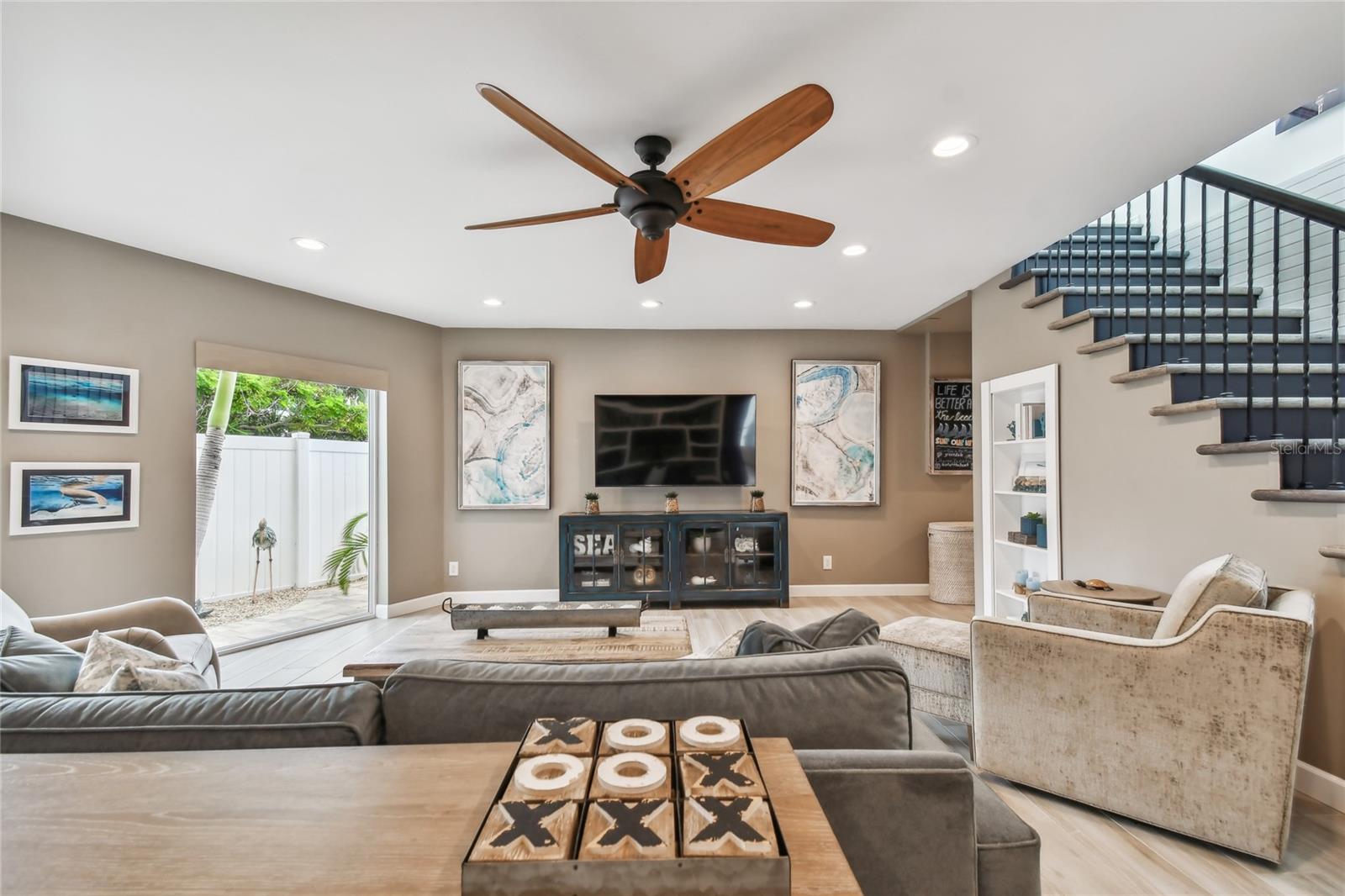 Listing photo id 14 for 16106 6th Street E