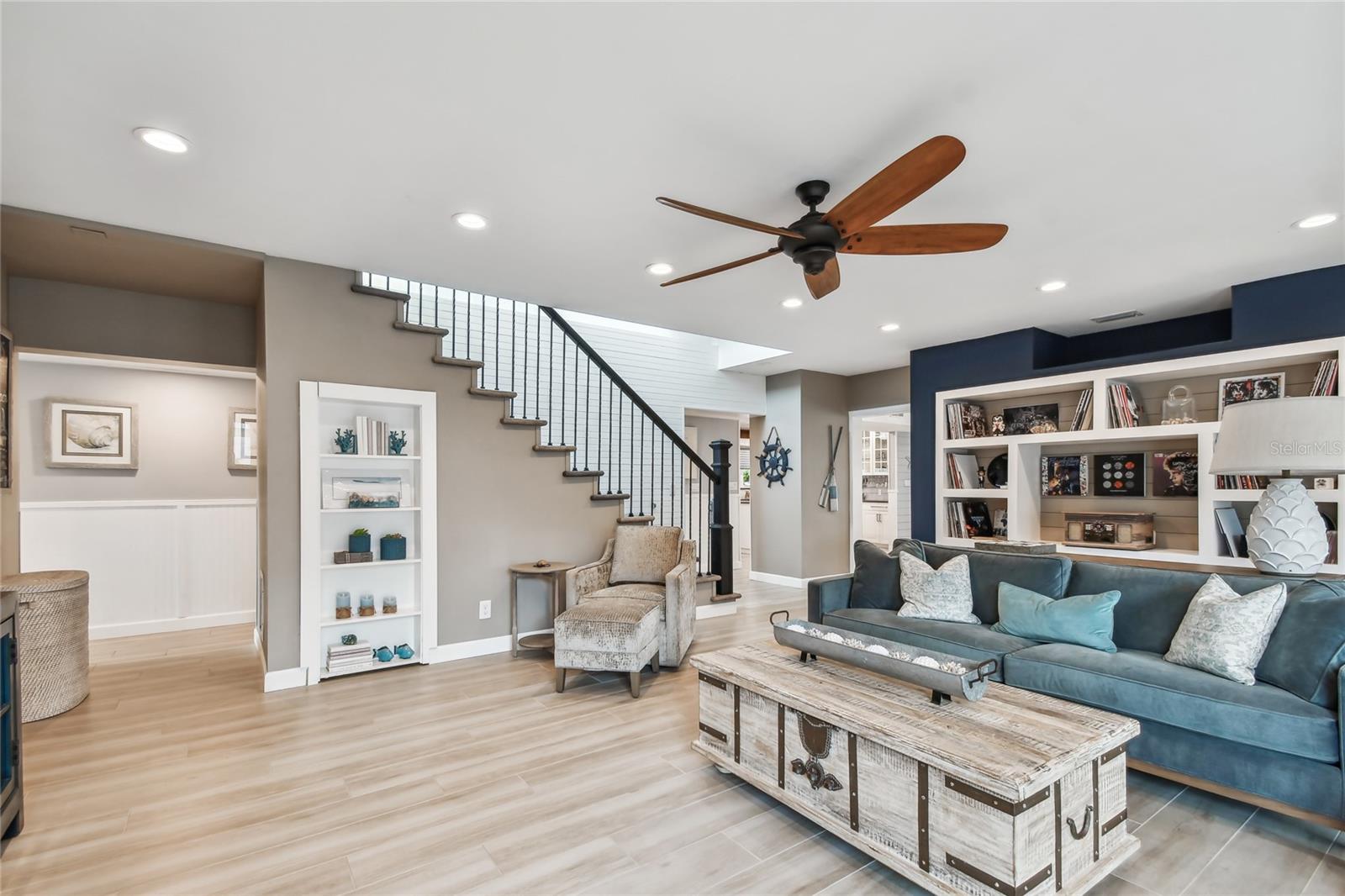 Listing photo id 15 for 16106 6th Street E