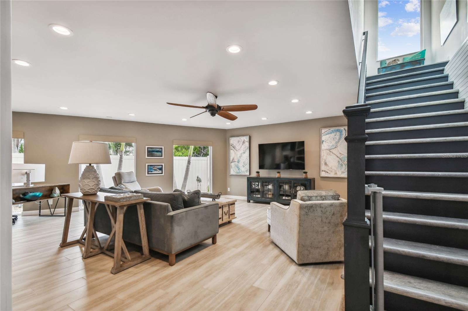 Listing photo id 17 for 16106 6th Street E