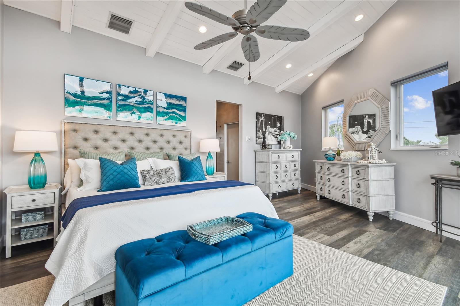Listing photo id 20 for 16106 6th Street E