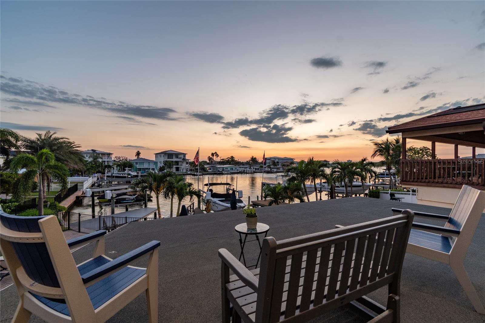 Listing photo id 22 for 16106 6th Street E