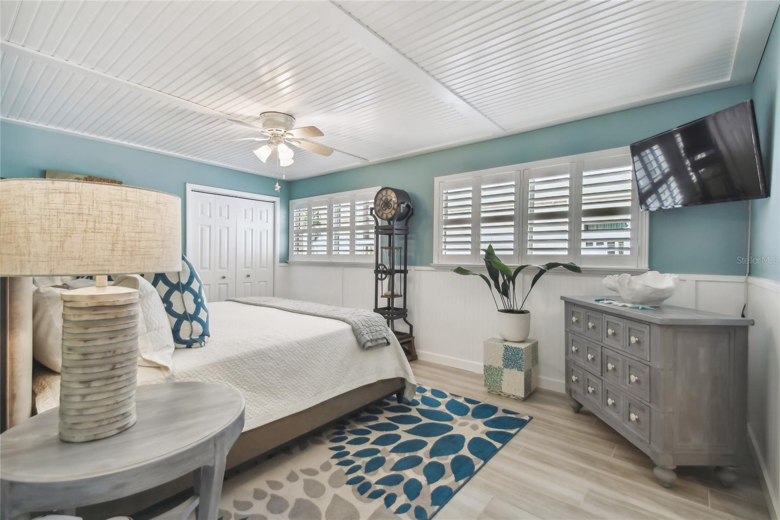 Listing photo id 33 for 16106 6th Street E