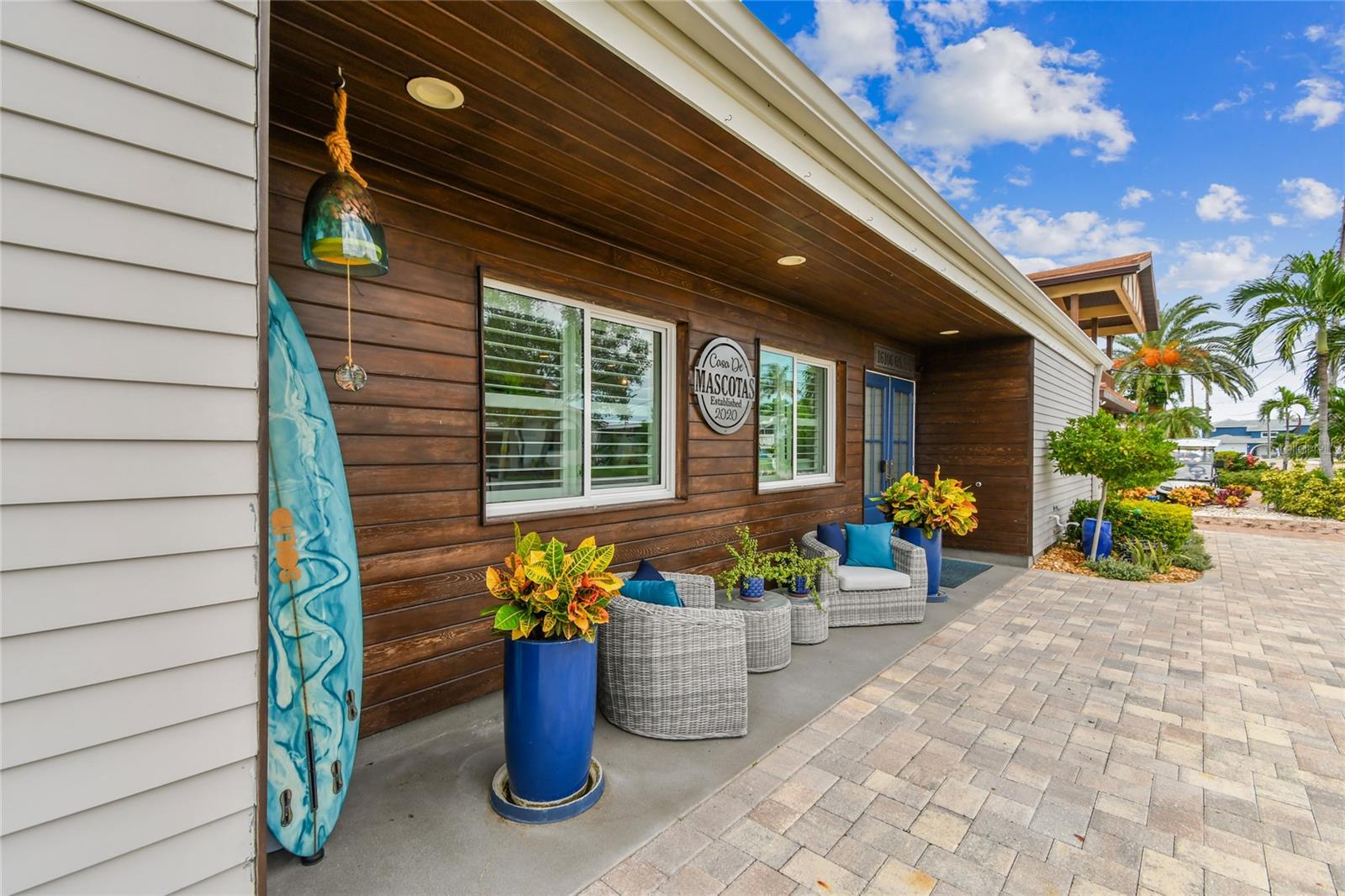 Listing photo id 2 for 16106 6th Street E