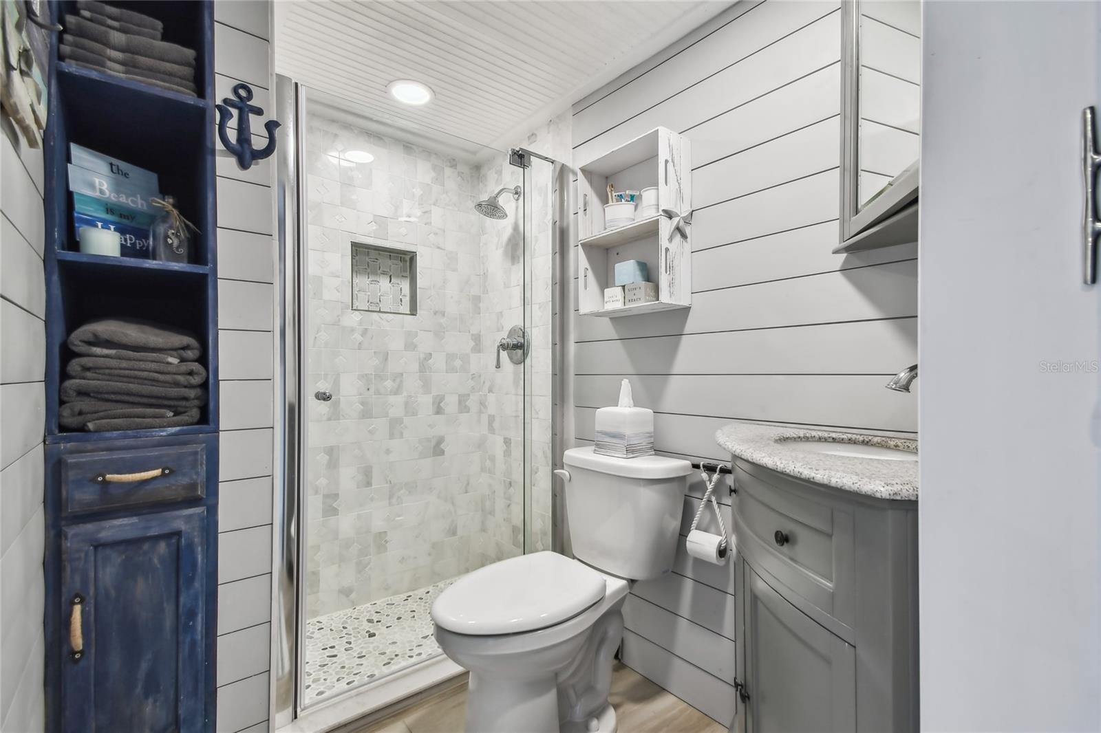 Listing photo id 40 for 16106 6th Street E