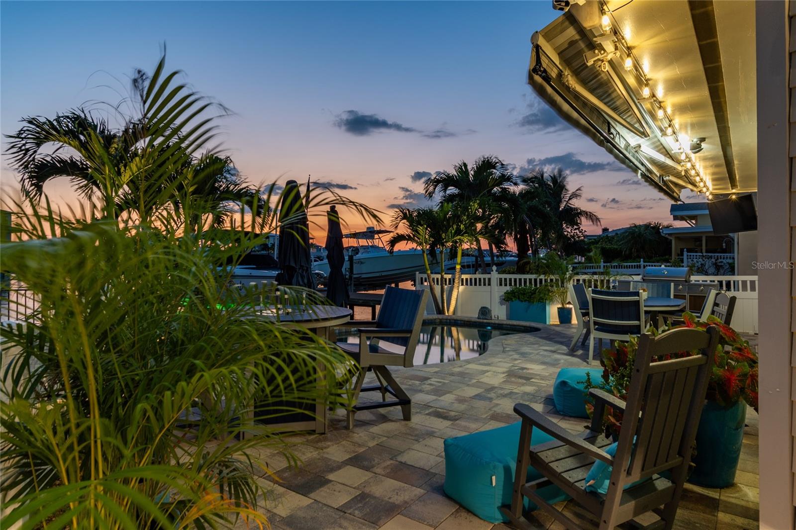 Listing photo id 42 for 16106 6th Street E
