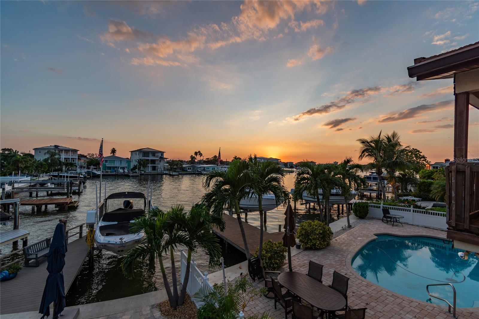 Listing photo id 47 for 16106 6th Street E