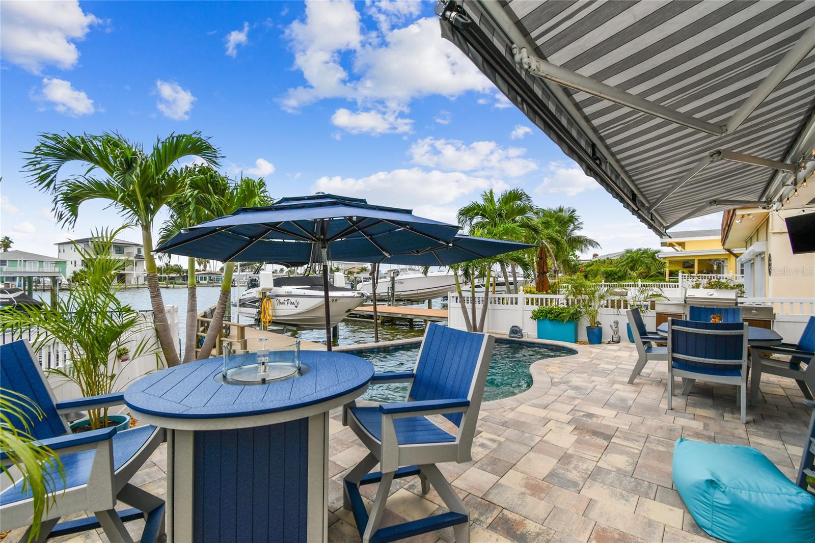 Listing photo id 48 for 16106 6th Street E