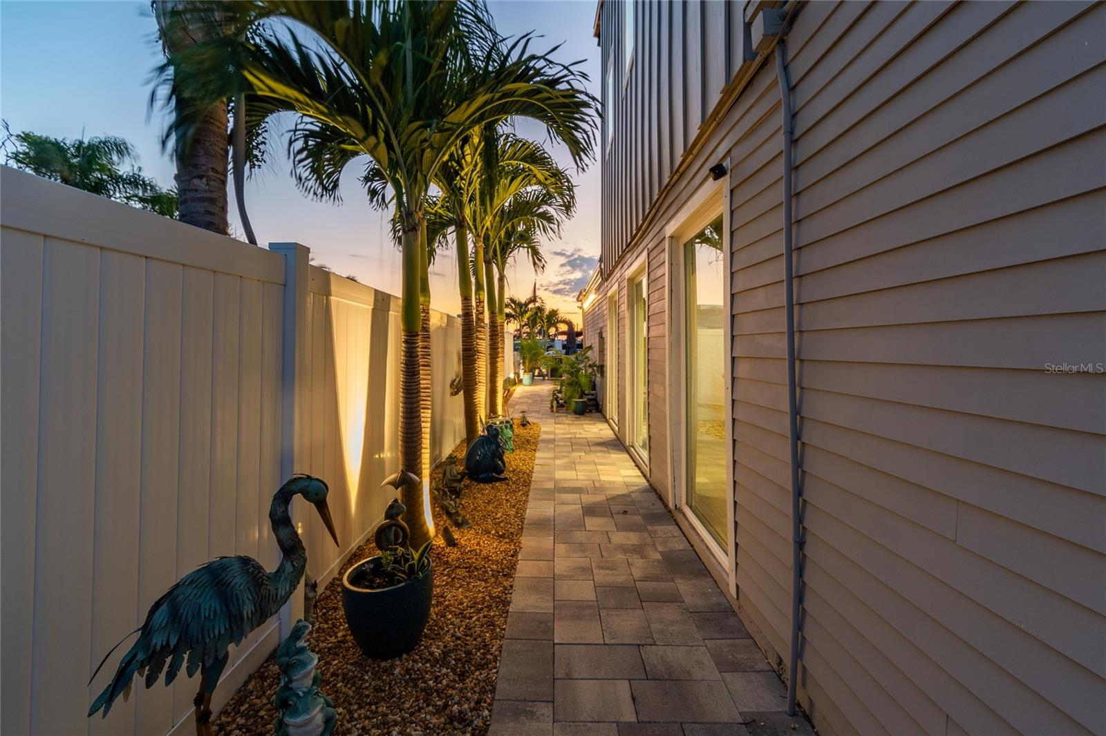 Listing photo id 49 for 16106 6th Street E