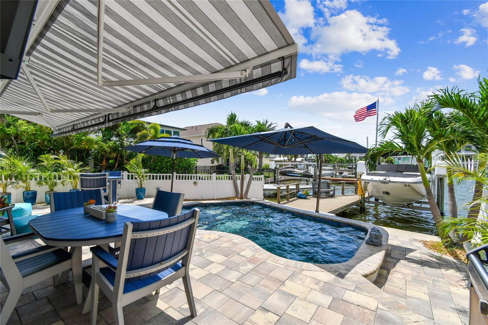Listing photo id 51 for 16106 6th Street E
