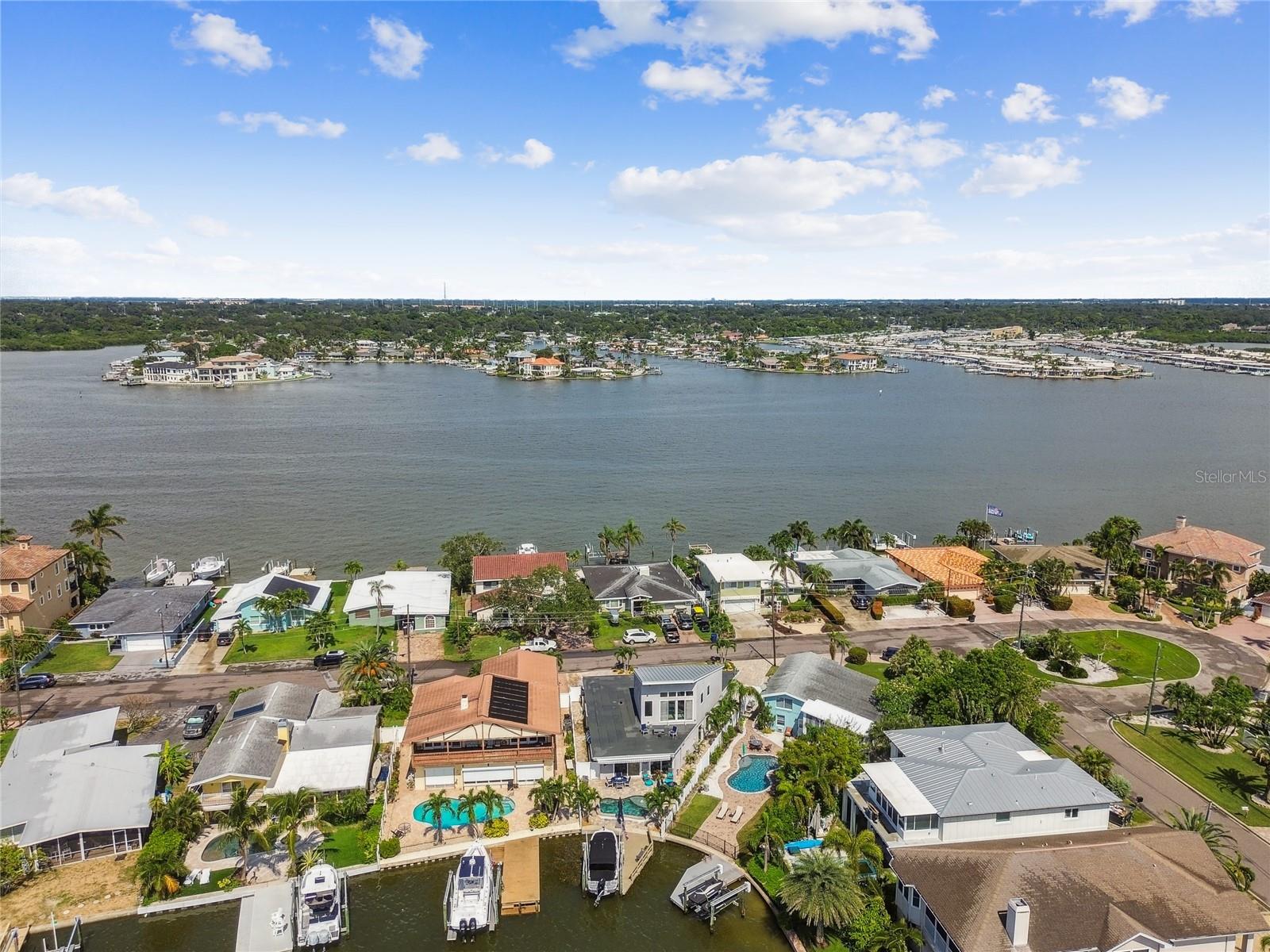 Listing photo id 52 for 16106 6th Street E