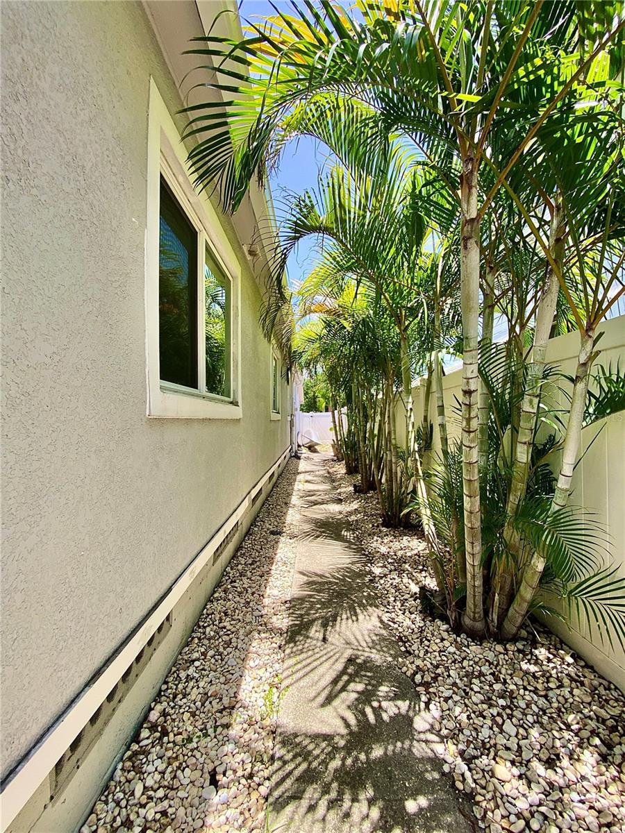 Image 7 of 59 For 2831 2nd Avenue S