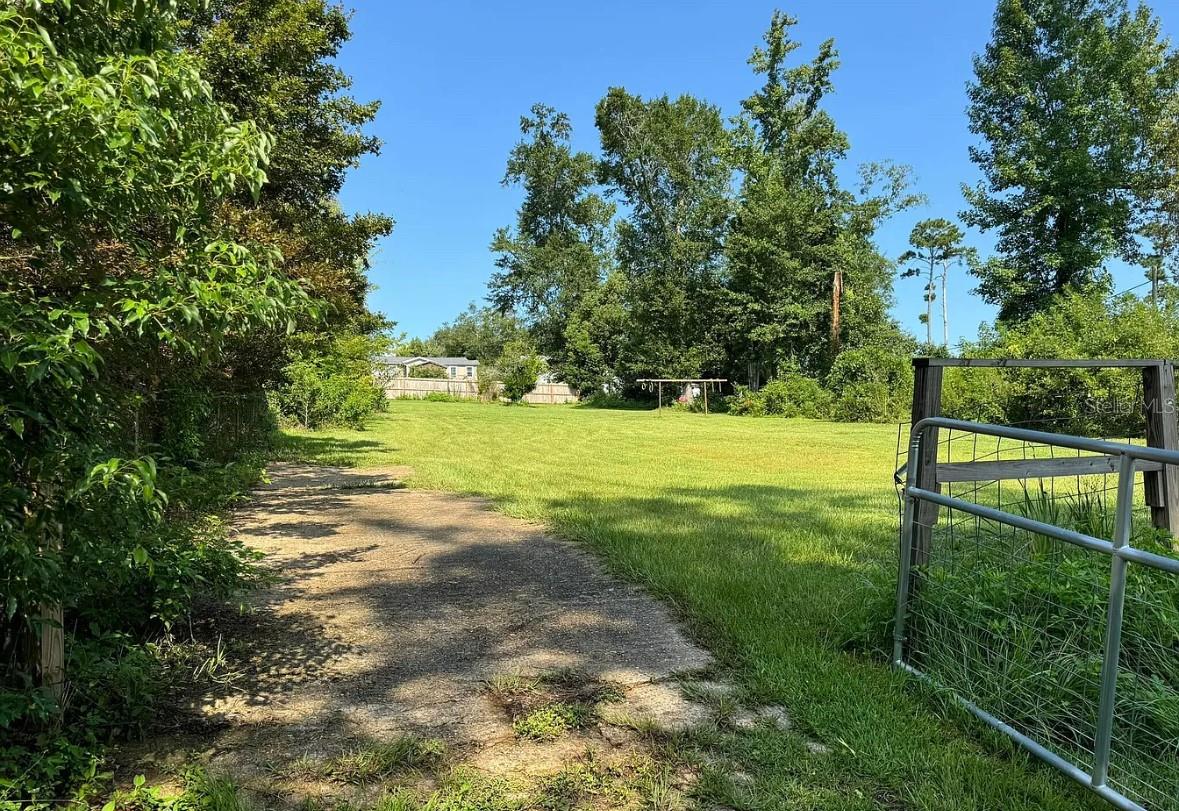 Image 4 of 7 For 700 Pine Avenue