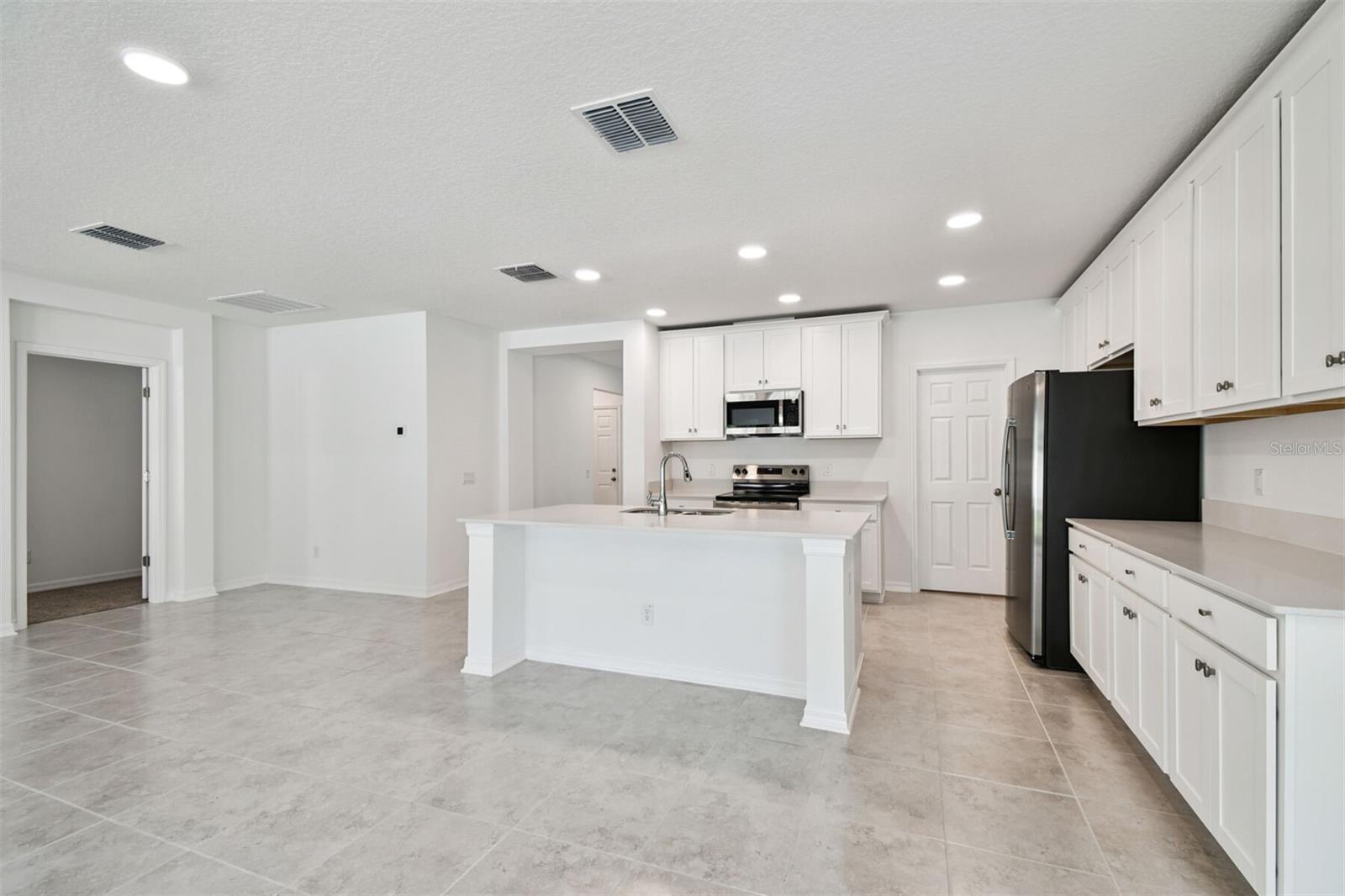 Image 11 of 34 For 12801 Castle Oaks Drive