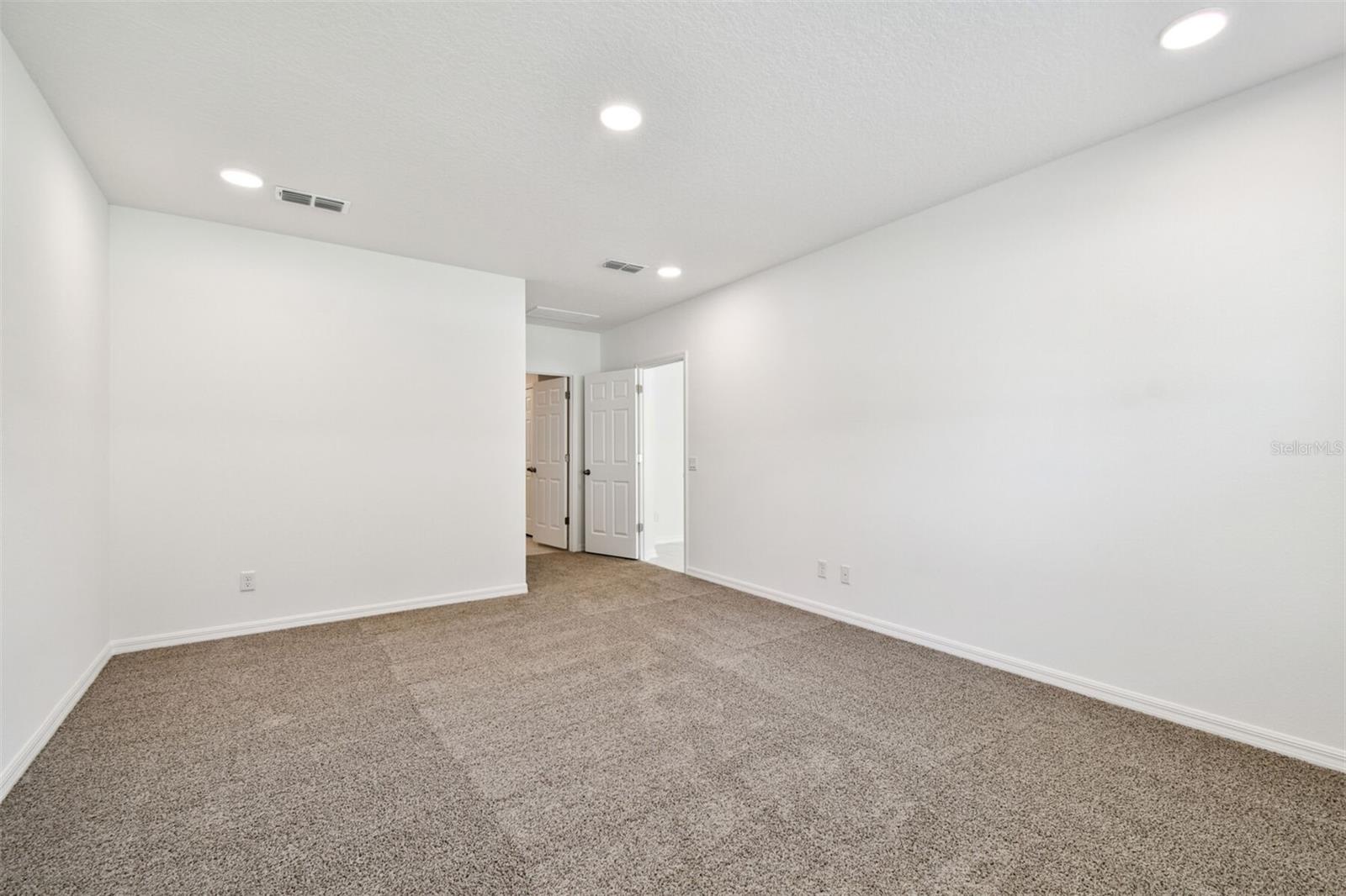 Image 17 of 34 For 12801 Castle Oaks Drive