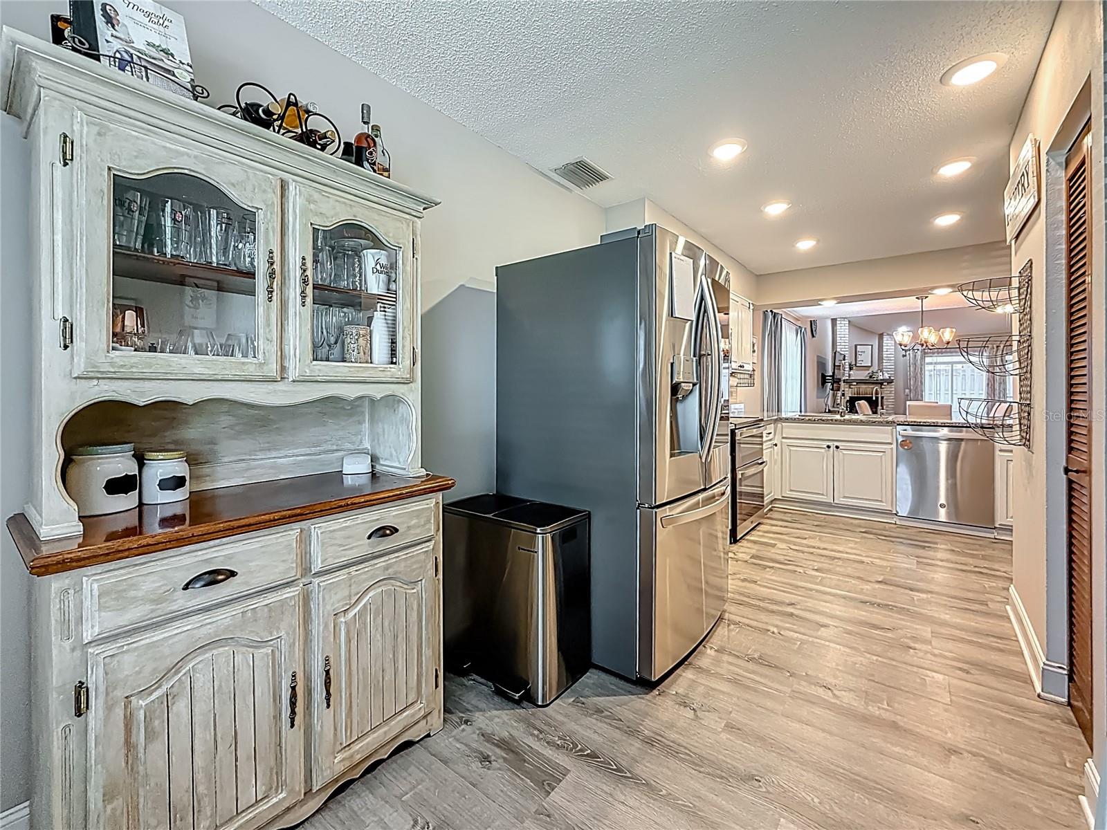 Listing photo id 9 for 2254 Springrain Drive
