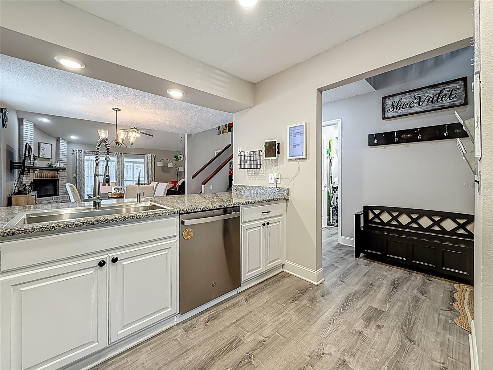 Listing photo id 11 for 2254 Springrain Drive