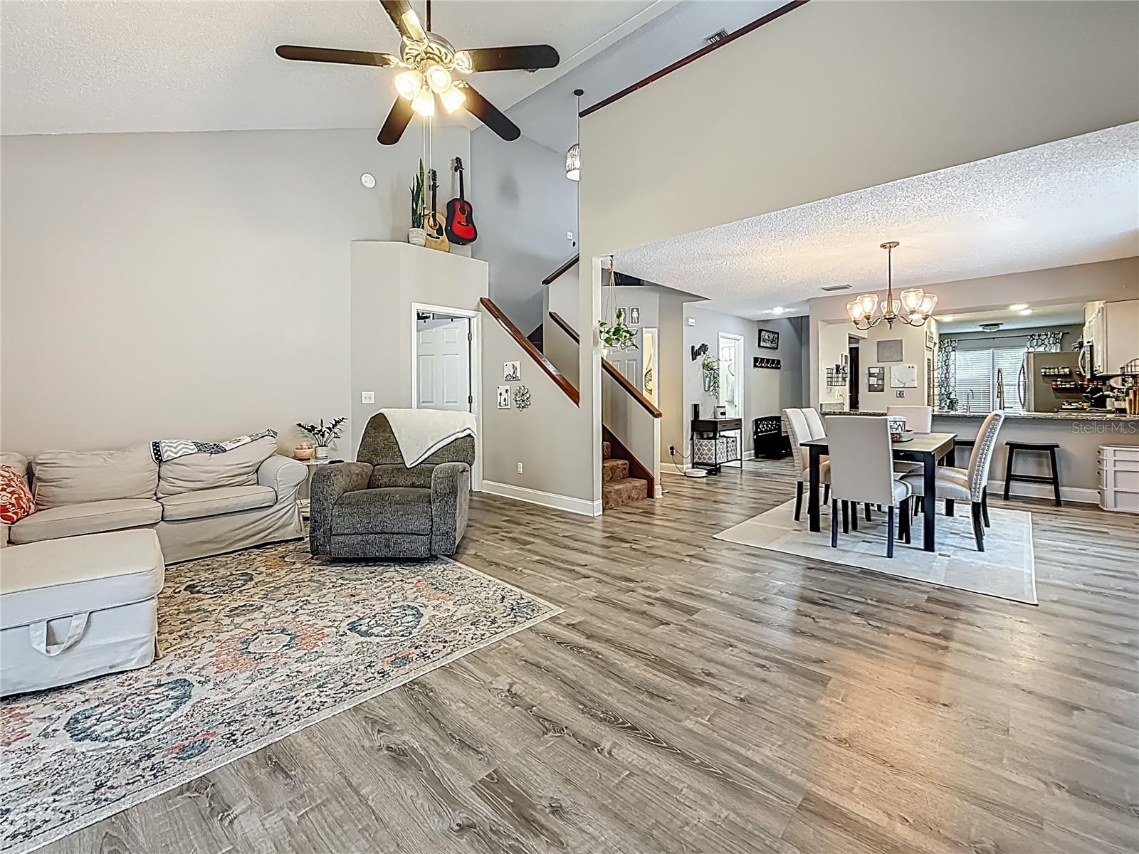Listing photo id 17 for 2254 Springrain Drive