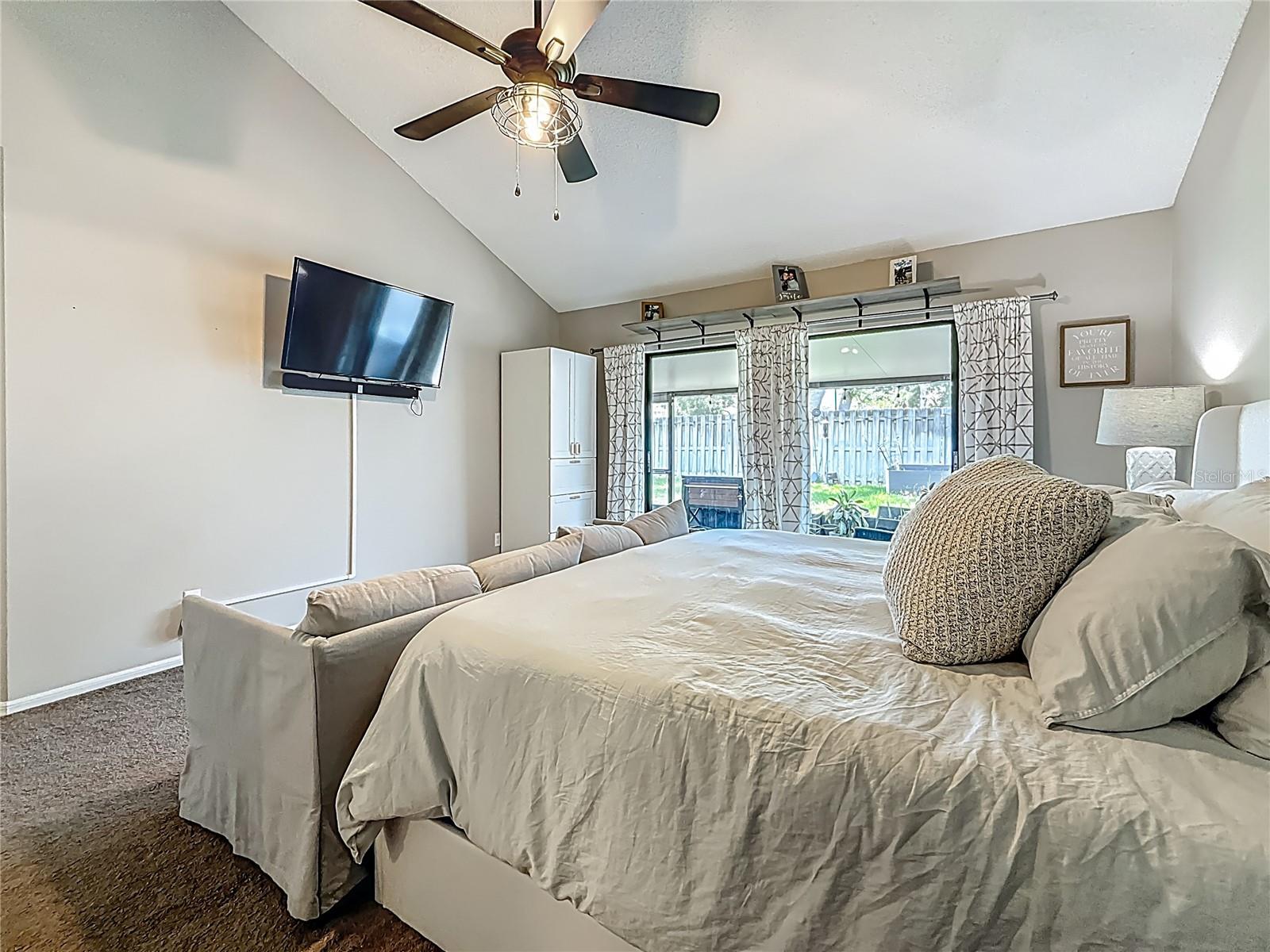Listing photo id 20 for 2254 Springrain Drive