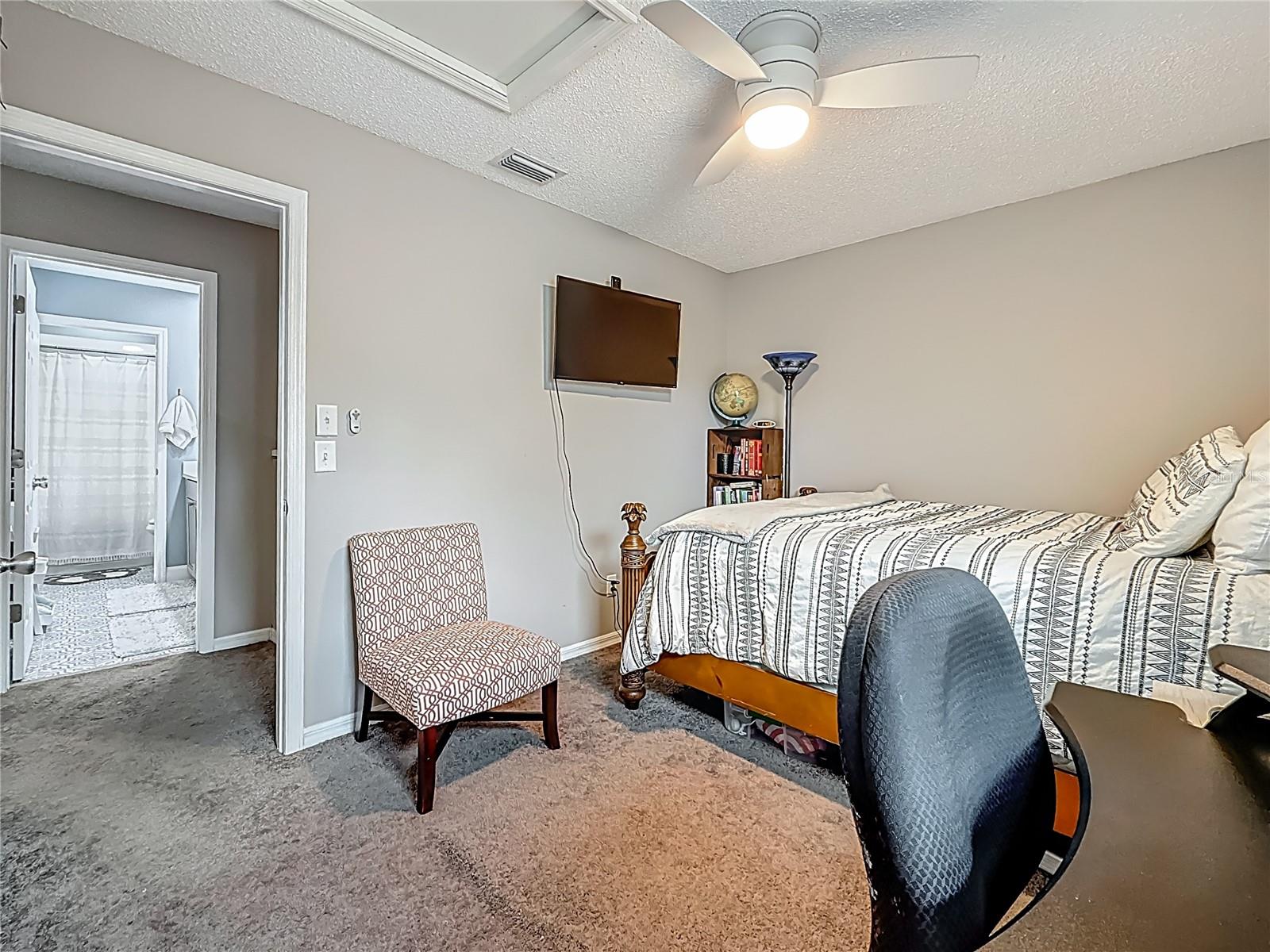 Listing photo id 29 for 2254 Springrain Drive