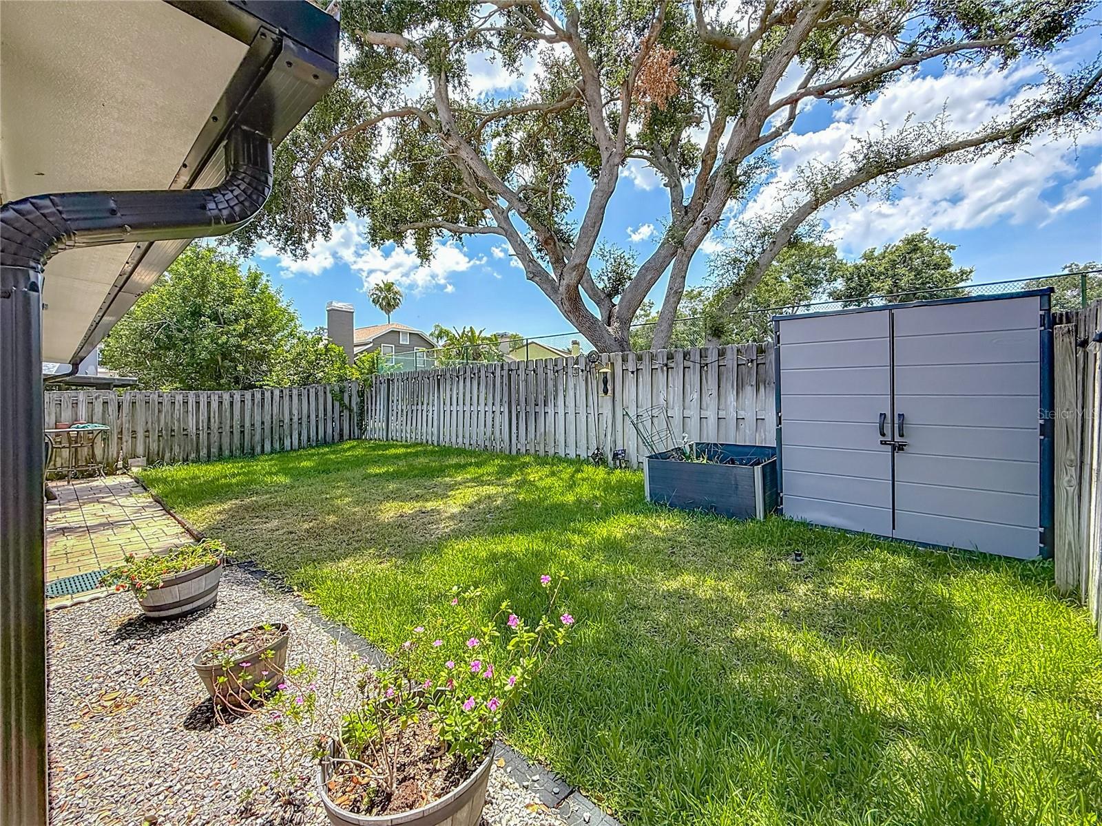 Listing photo id 43 for 2254 Springrain Drive