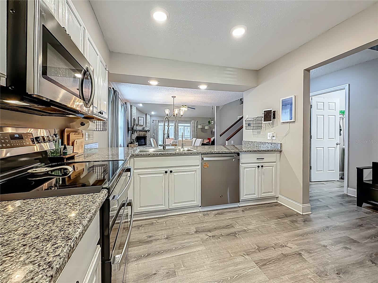 Listing photo id 6 for 2254 Springrain Drive