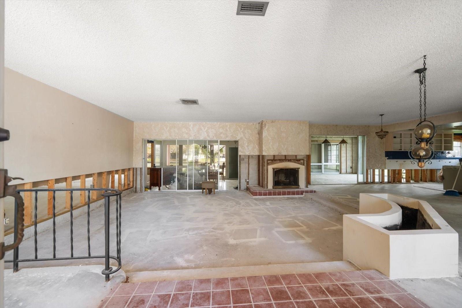 Image 12 of 35 For 4545 Clearwater Harbor Drive N