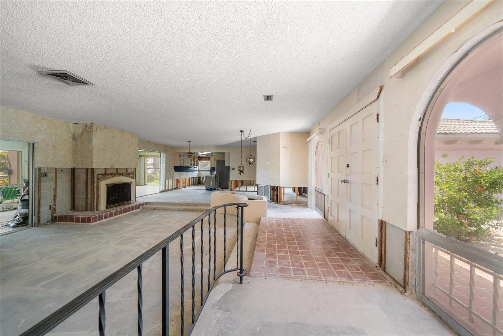 Image 16 of 35 For 4545 Clearwater Harbor Drive N
