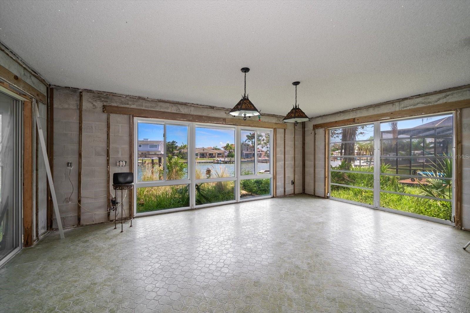 Image 17 of 35 For 4545 Clearwater Harbor Drive N