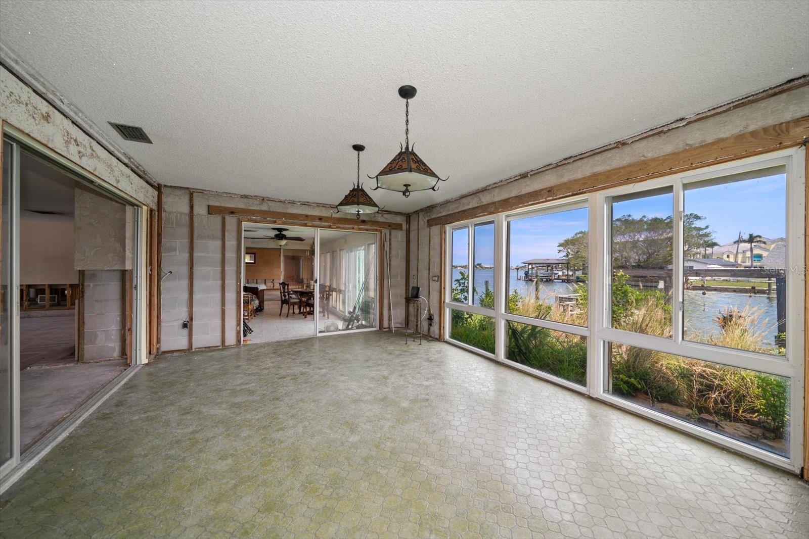 Image 18 of 35 For 4545 Clearwater Harbor Drive N