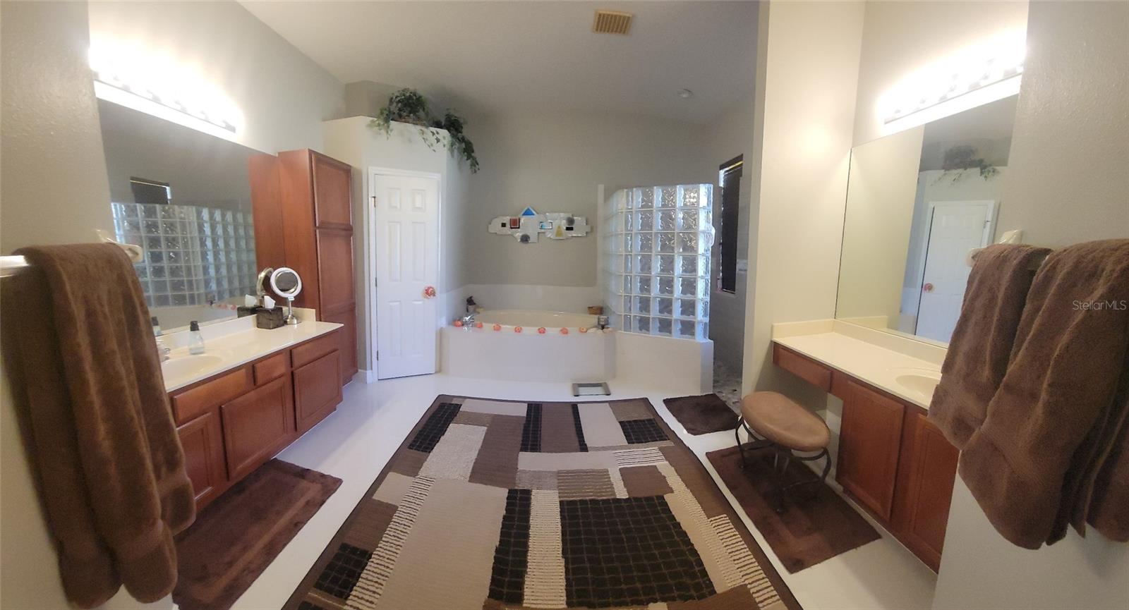 Image 12 of 54 For 18434 Eastwyck Drive