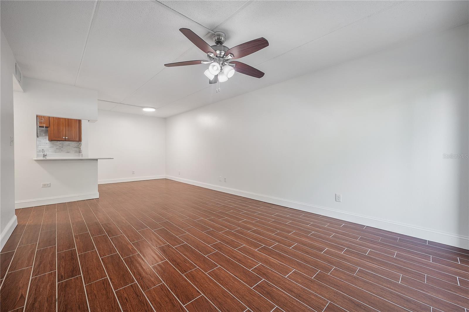 Image 17 of 44 For 3325 Bayshore Boulevard A17