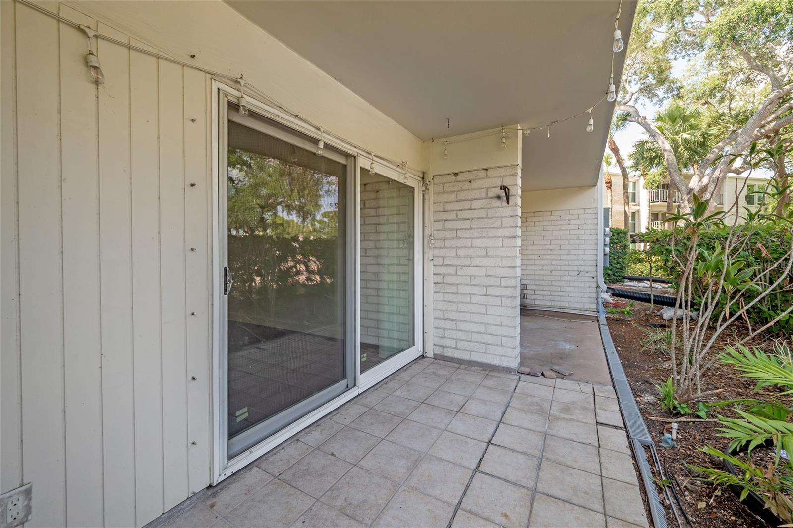 Image 30 of 44 For 3325 Bayshore Boulevard A17