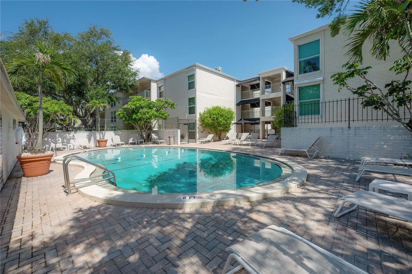 Image 38 of 44 For 3325 Bayshore Boulevard A17